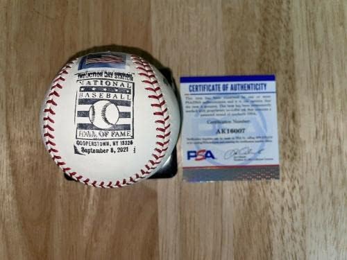 Larry Walker potpisao je službenu dvoranu slavnih bejzbol stijenka otkazana marka PSA 2 - autogramirani bejzbol